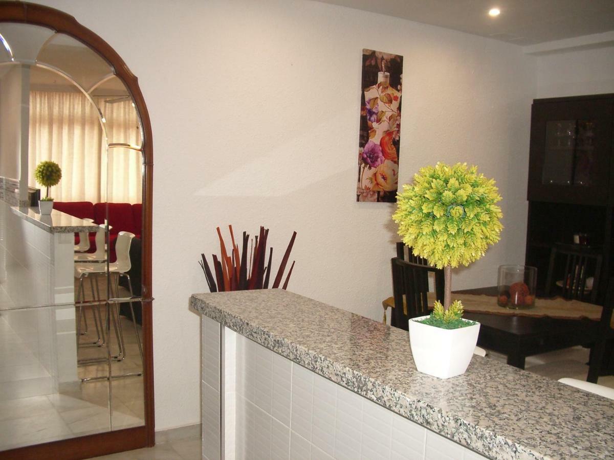 Ferienwohnung Paseo Maritimo De Poniente Málaga Exterior foto